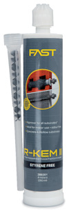 Kassett med etiketten "FAST R-KEM II" och "Styrene Free", innehåller blandarmunstycke.