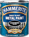 Färgkanna med texten "HAMMERITE DIRECT TO RUST METAL PAINT HAMMERED BLACK" med bilder av staket och text "8 YEAR PROTECTION."