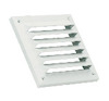 Vitt ventilgaller med horisontella lameller och fyra monteringshål i hörnen.