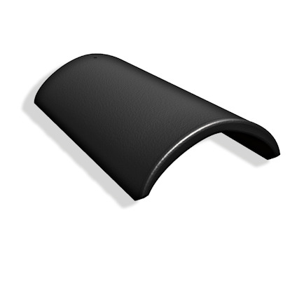 Svart rak betong nockpanna med slät yta och böjd form.